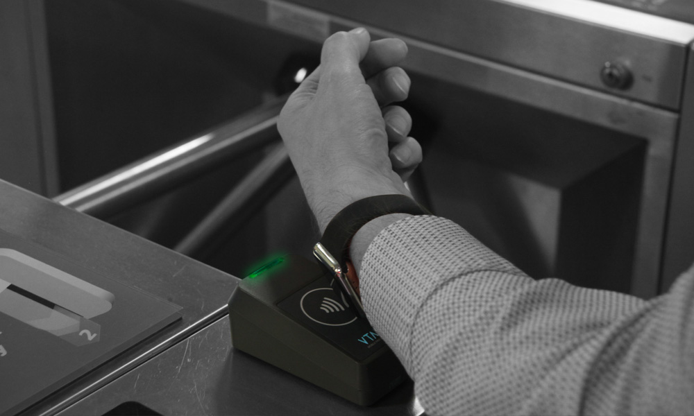 VTAP-ticketing-turnstile-apple-watch